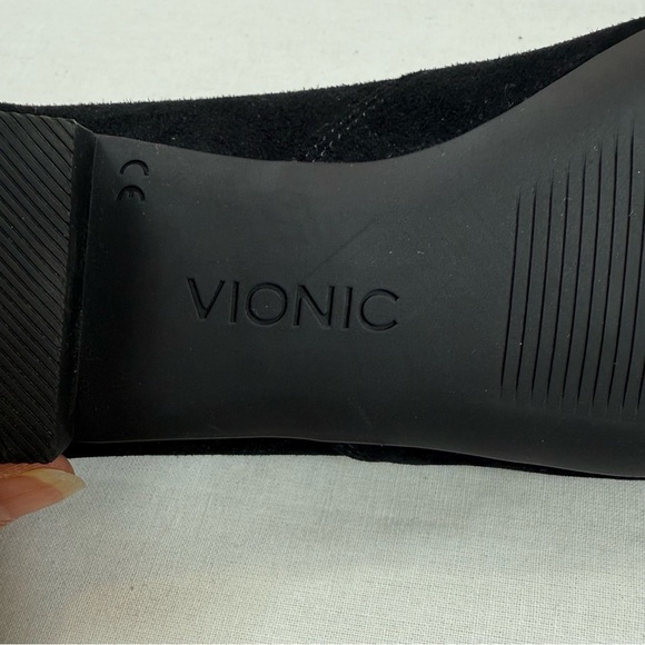 Vionic Buttery Soft Suede Posey Women's Black Flats size 6 - Picture 9 of 9